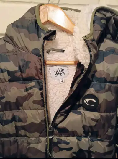 Chaqueta de niño camuflada con capucha - miniatura 2