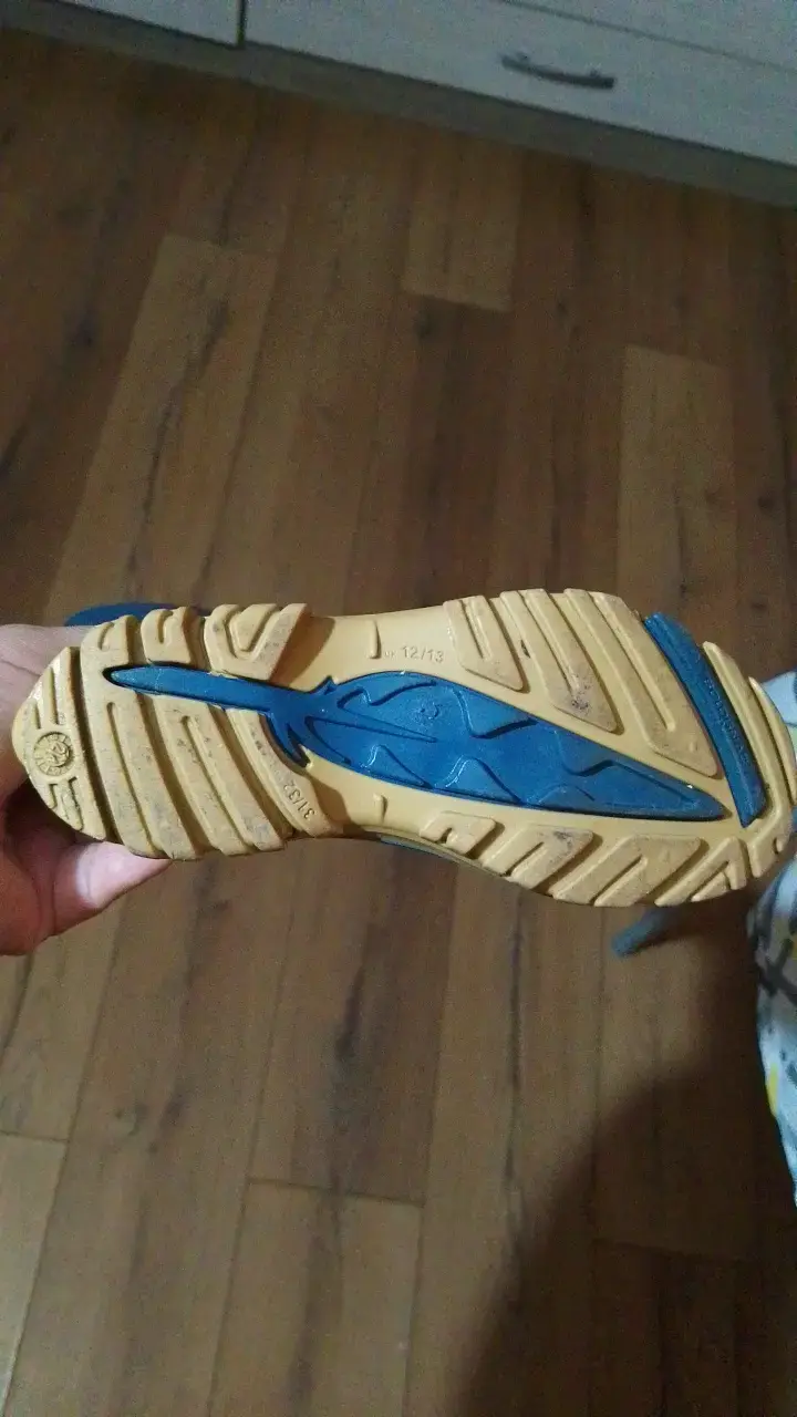 Botín para agua niño talla 31 -32 - 2