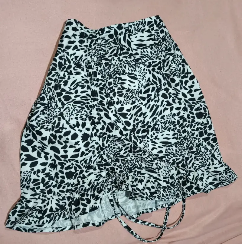 Falda corta estampada animal print - 2