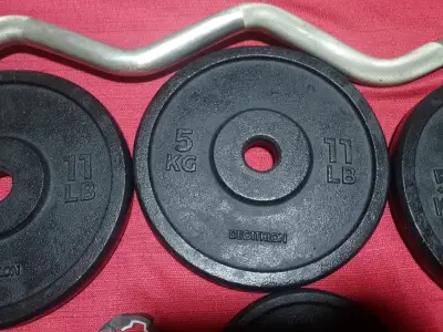 Barra Z con pesas ajustables ,4 de 5k,2 de 2k - miniatura 4