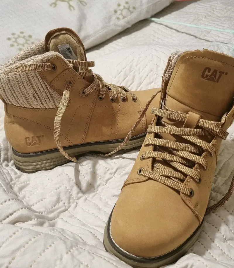 Botas de cuero CAT para hombre color beige - 2
