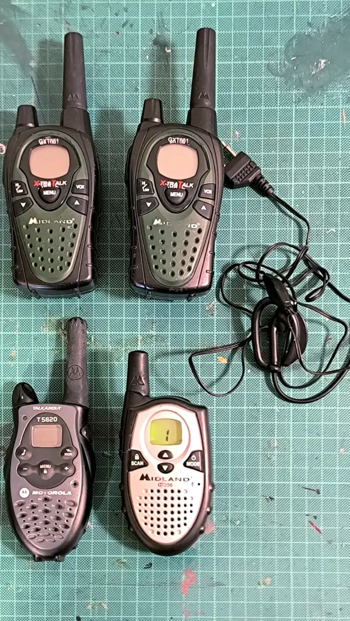 Set de Walkie Talkies Midland y Motorola - 1