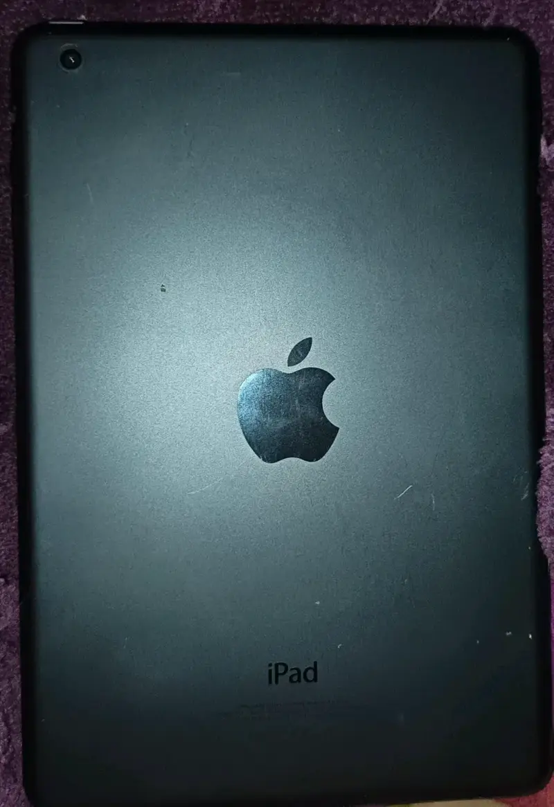 iPad en buen estado con pantalla de 9.7 pulgadas - 2