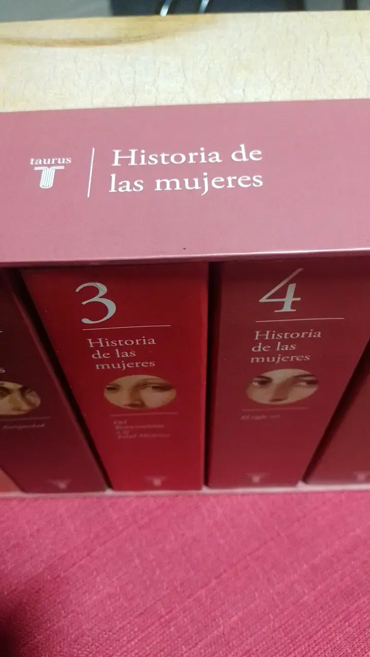 Colección completa Historia de las Mujeres Taurus - 3