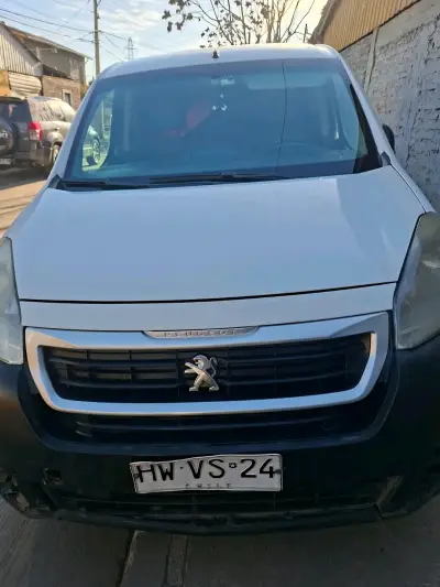 Furgoneta Peugeot Partner en buen estado - miniatura 1