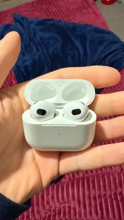 Audífonos inalámbricos con estuche de carga - miniatura 1