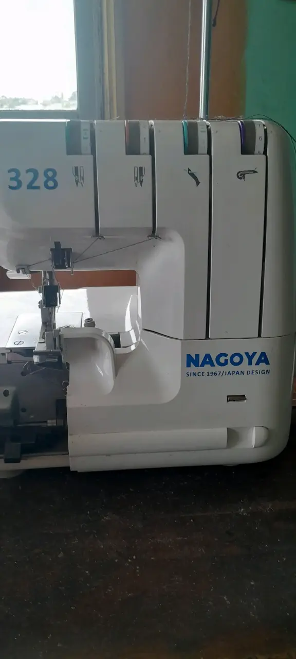 Máquina de Coser Overlock Nagoya 328 - 1