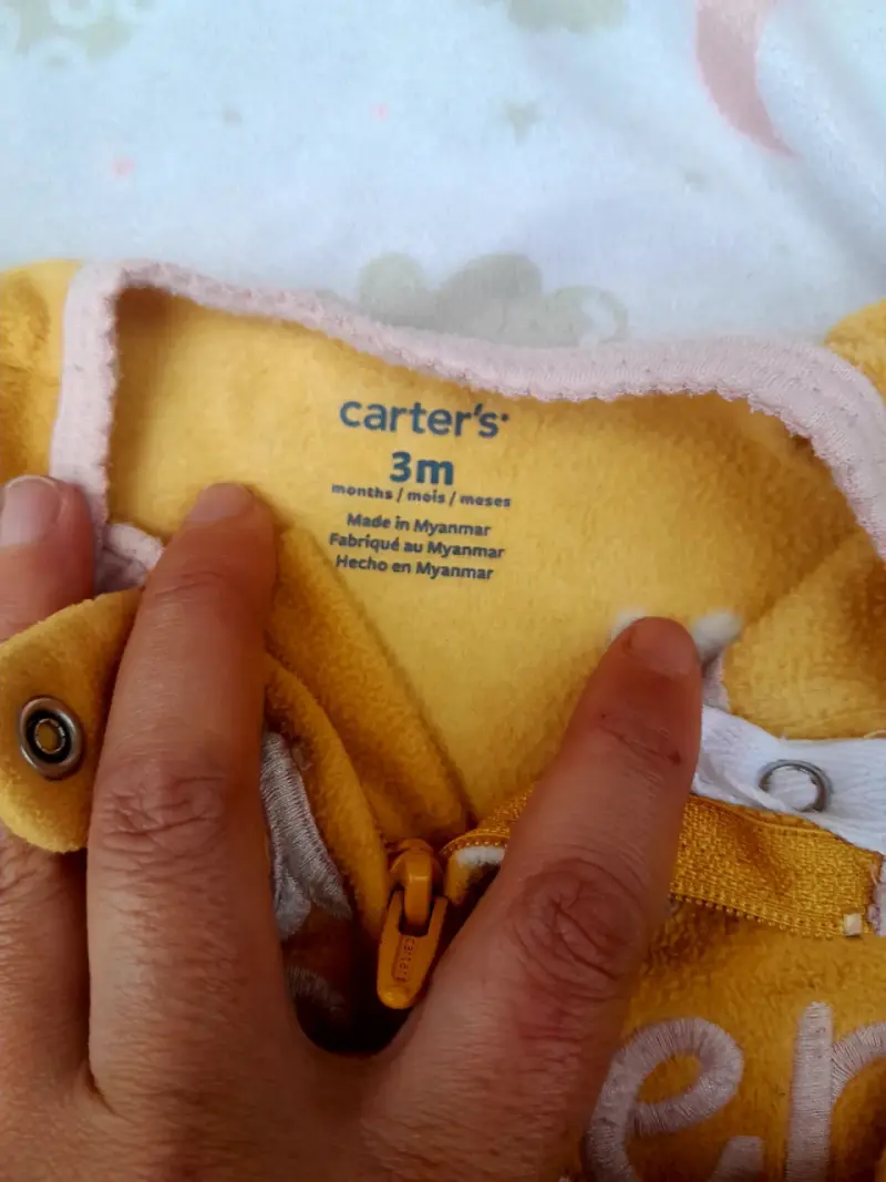 Pijama enterito bebé amarillo con corazones - 2