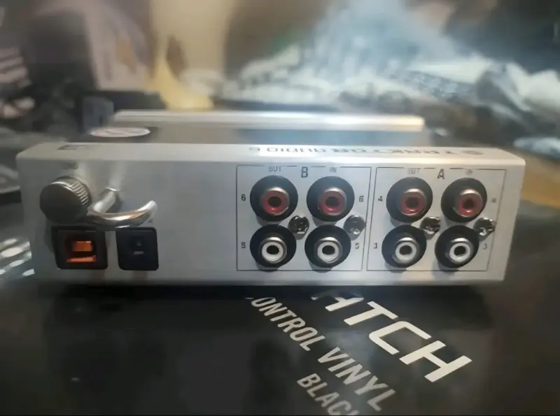 Interfaz de Audio Traktor Audio 6 para DJ - 2