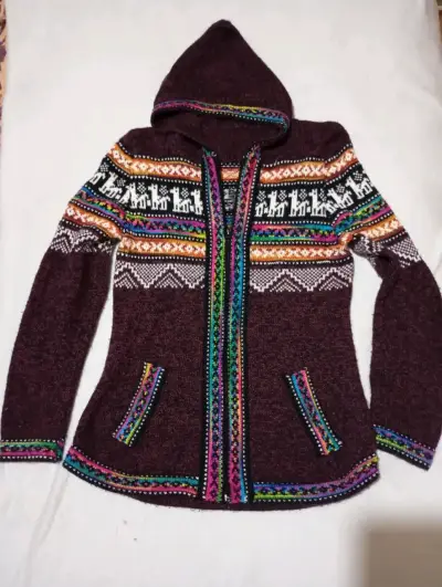 Chompa de lana con capucha y diseño étnico - miniatura 1