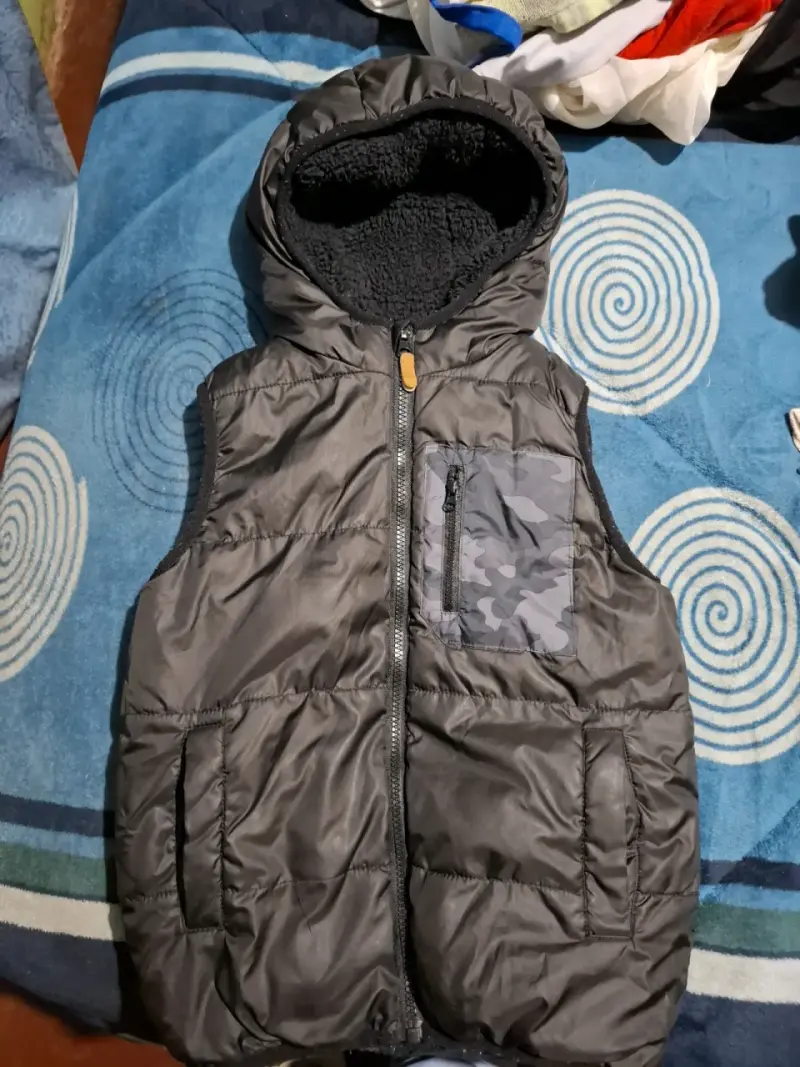 Chaqueta sin mangas con capucha para niño - 1