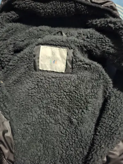 Chaqueta sin mangas con capucha para niño - miniatura 2