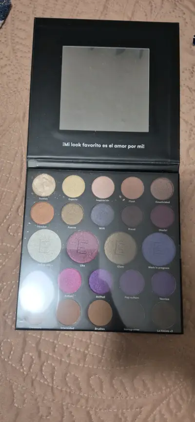 Paleta de Sombras Etienne Make Kit Pro 24 Tonos - miniatura 2