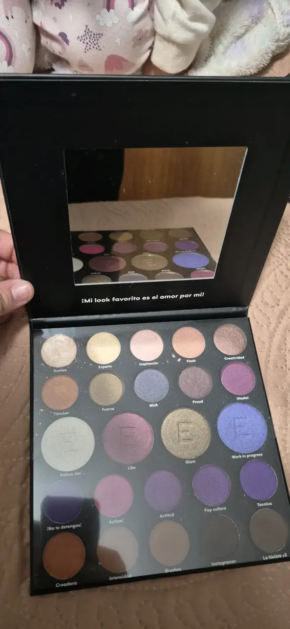 Paleta de Sombras Etienne Make Kit Pro 24 Tonos - 3