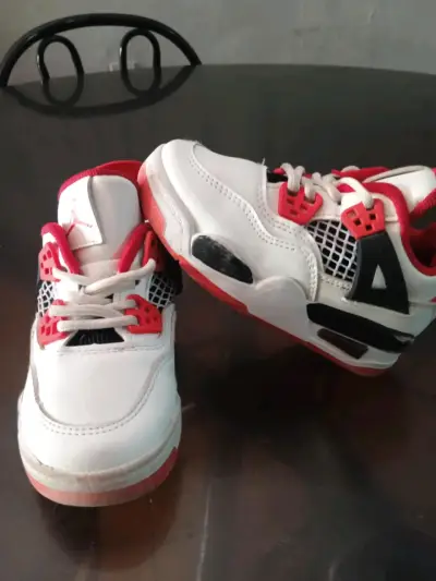 Zapatillas deportivas para niños blancas y rojas - miniatura 1