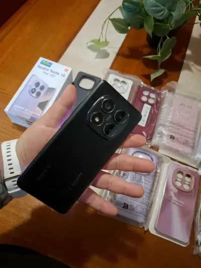 Smartphone Android con pantalla grande y apps - miniatura 5