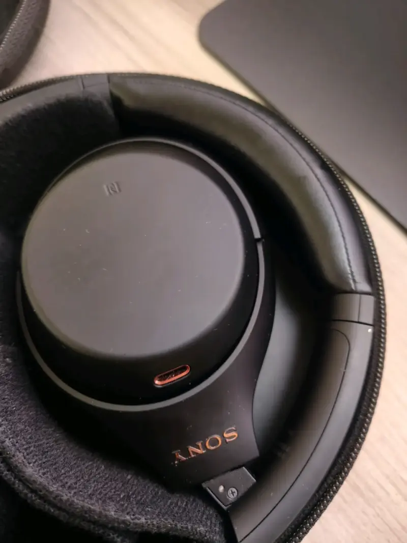 Sony WH-1000XM4 - 3