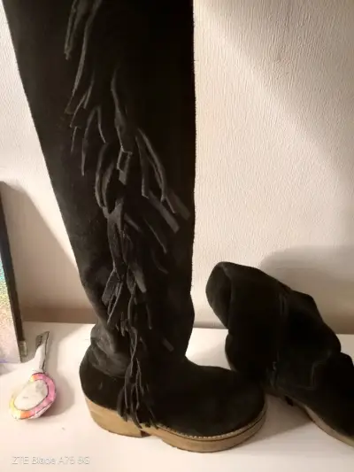 Botas negras de gamuza con flecos - miniatura 1