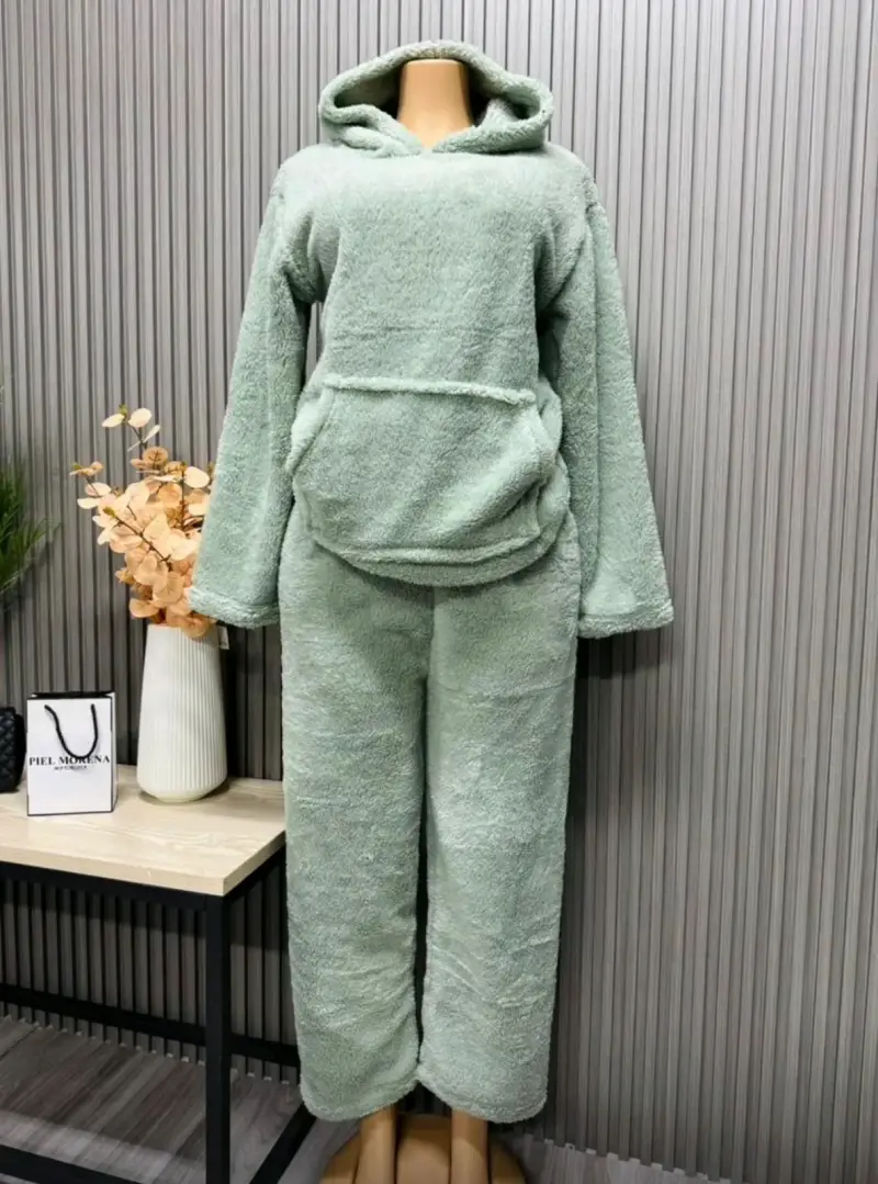 Conjunto de pijama polar con capucha - 2