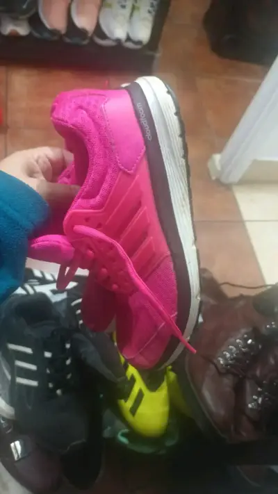 Zapatillas deportivas rosas Adidas Cloudfoam - miniatura 1