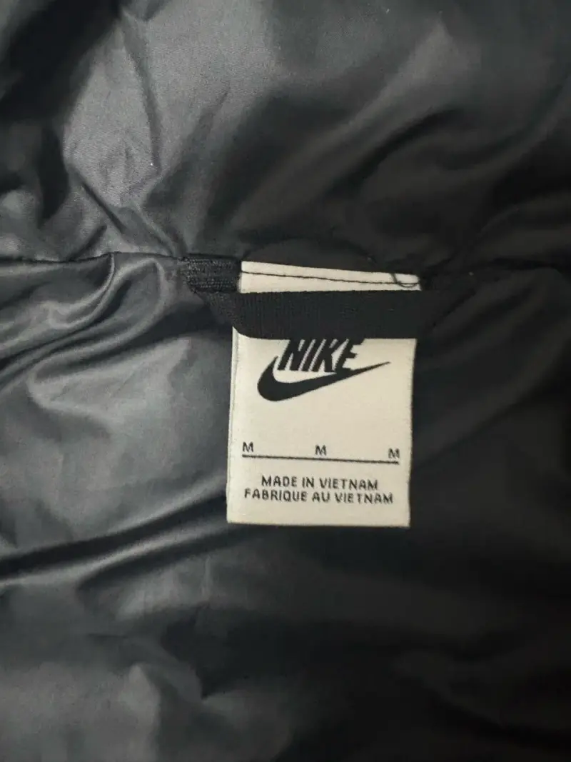Chaqueta Nike acolchada negra y gris con capucha - 2