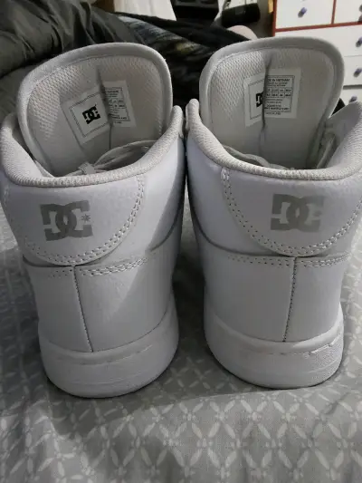 Zapatillas blancas DC Shoes de cuero - miniatura 1