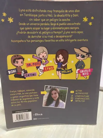 Libro 'Una Familia Anormal' de Lyna Vallejos - miniatura 2