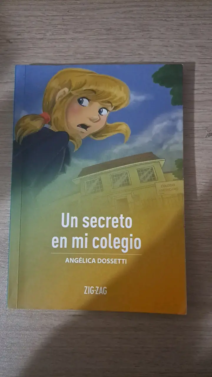 Libro'Un secreto en mi colegio' de Angélica Dosset - 1