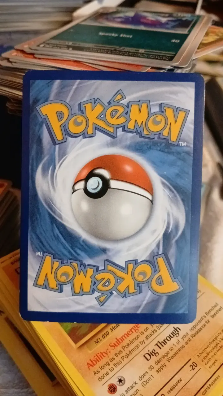 Carta Pokémon Garchomp V holográfica - 3