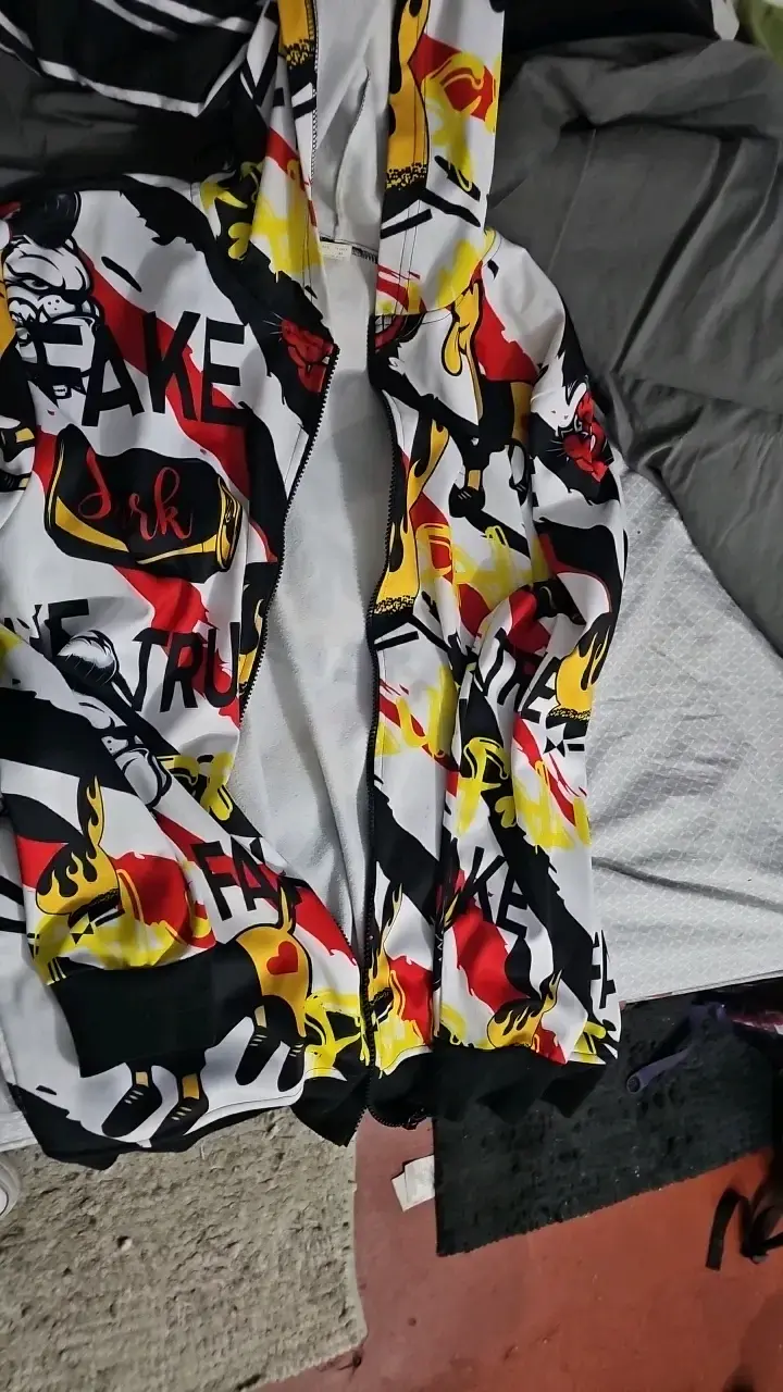 Chaqueta con diseño gráfico colorido - 1