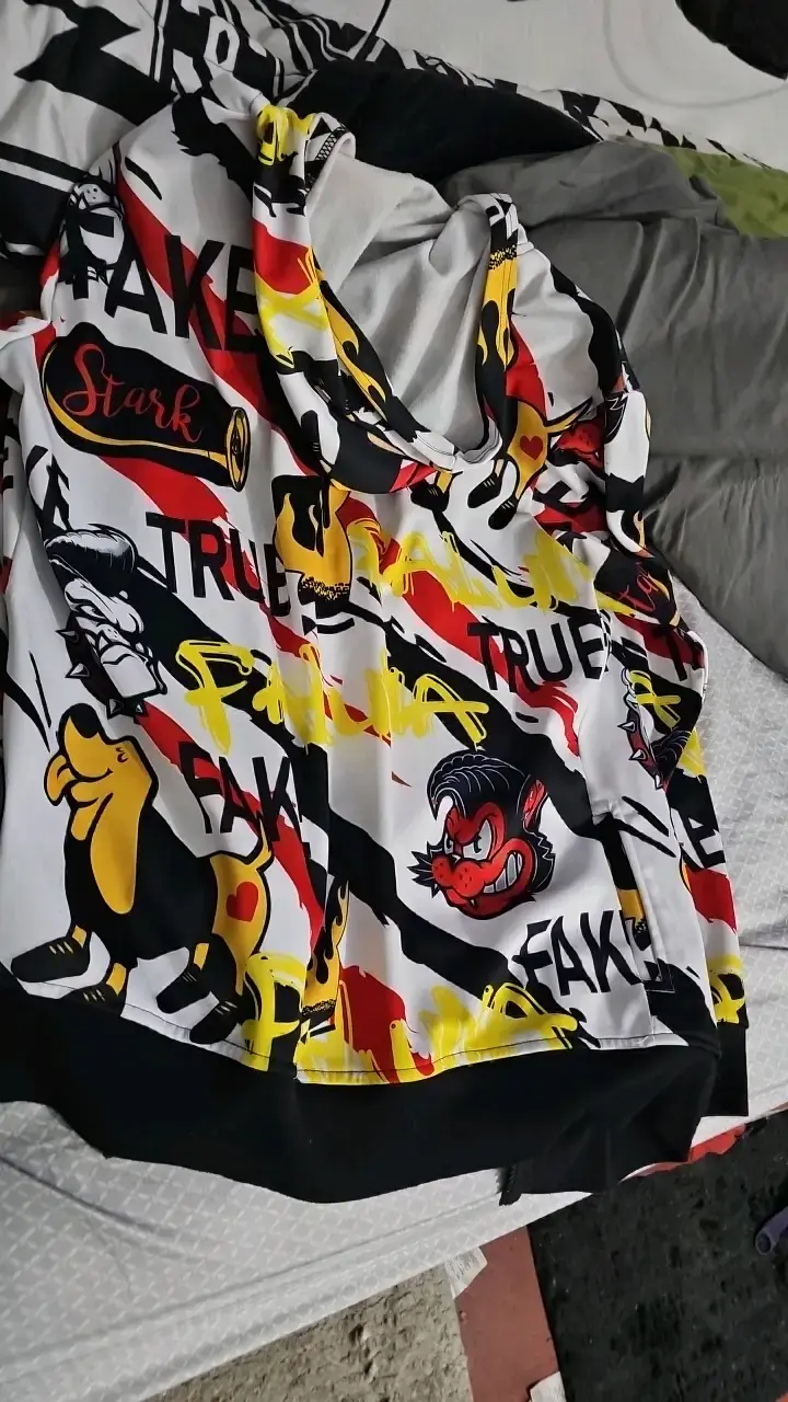 Chaqueta con diseño gráfico colorido - 3