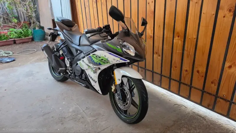 Moto deportiva Yamaha R15 - 5.950 Kms - 2