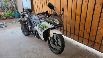 Moto deportiva Yamaha R15 - 5.950 Kms - miniatura 2