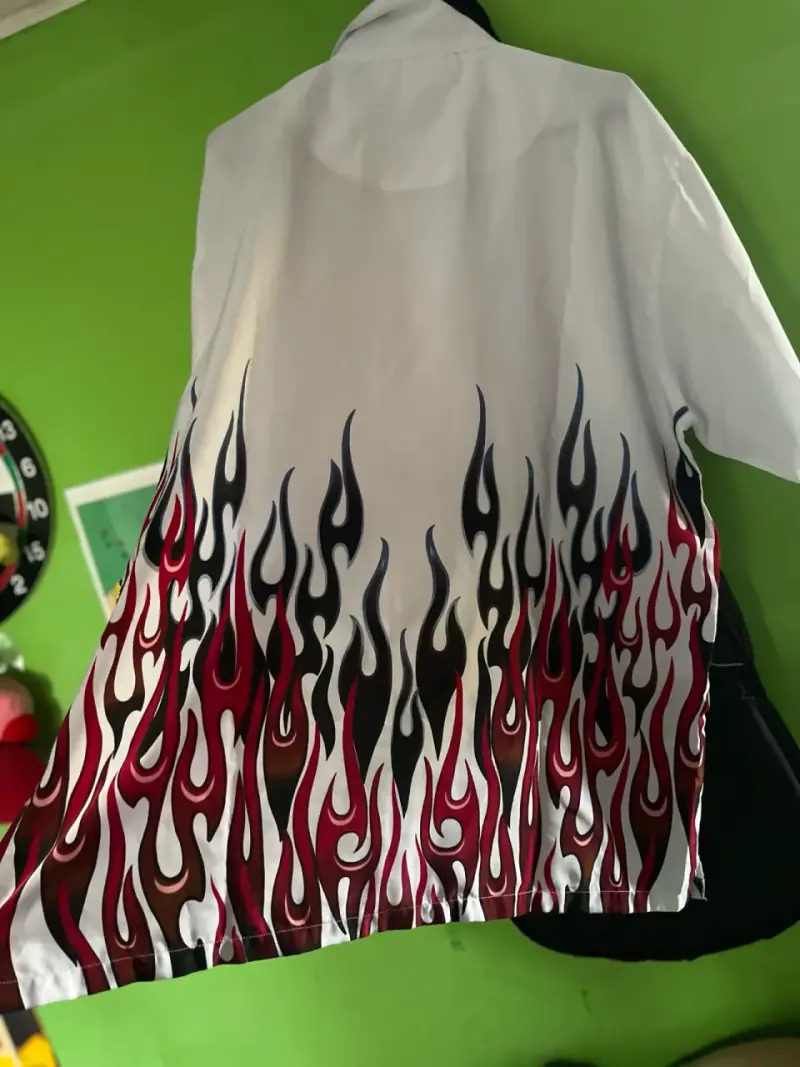 Camisa de hombre con diseño de llamas - 3