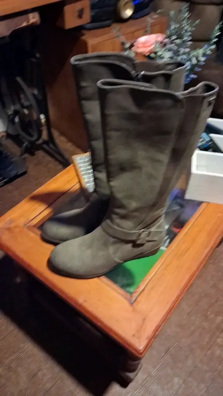 Botas altas de gamuza color marrón - 1