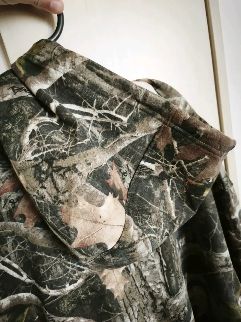 Polerón camuflado con capucha para hombre - 3