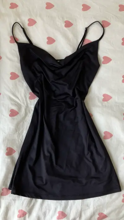 Vestido negro de tirantes Opposite talla M - miniatura 2