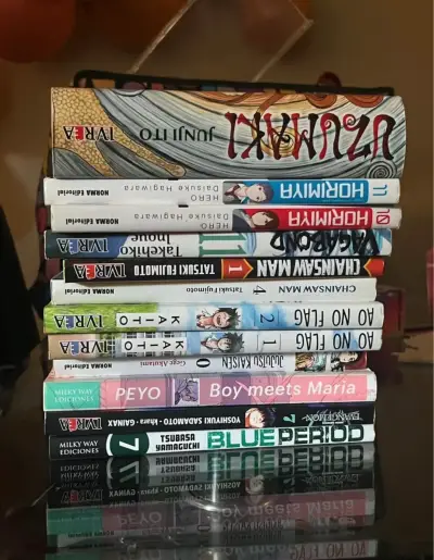 Colección de mangas variados en buen estado - miniatura 1