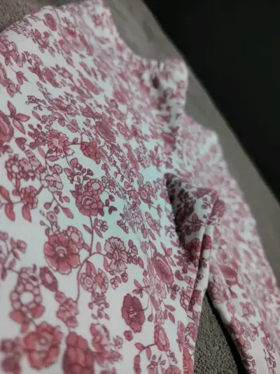 Pantalones acampanados con estampado floral - miniatura 2