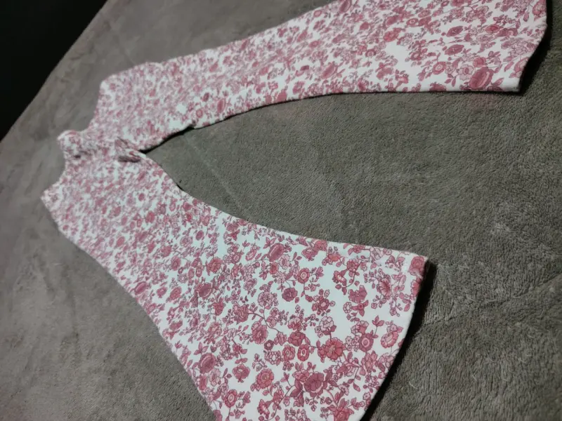 Pantalones acampanados con estampado floral - 3