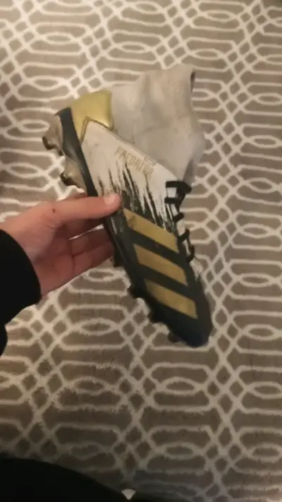 Botines de fútbol Adidas Predator dorados - miniatura 1