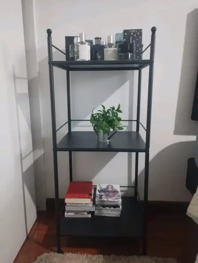 Estantería de metal negro de tres niveles - miniatura 1