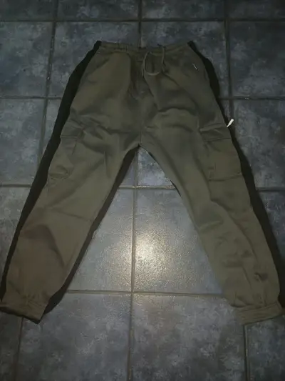 Pantalones cargo verde militar para hombre - miniatura 1