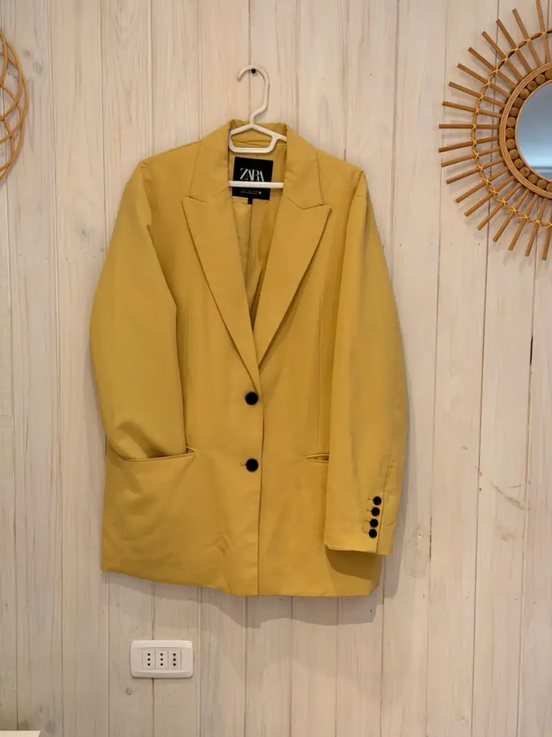 Blazer amarillo Zara de mujer - 1