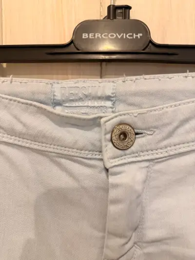 Pantalones de mezclilla celestes Bershka para muje - miniatura 1