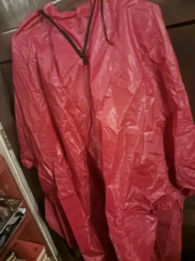Poncho impermeable rojo para lluvia - miniatura 3