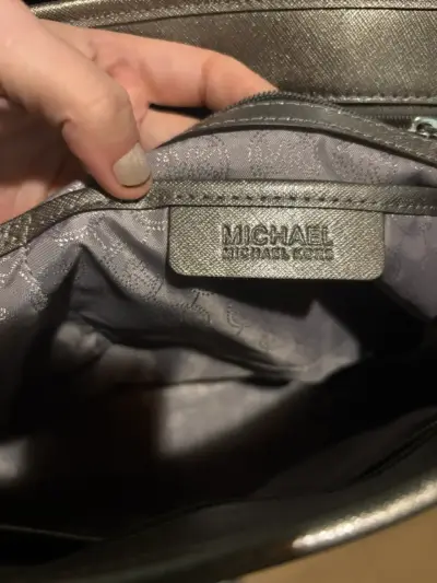Bolso Michael Kors color bronce elegante - miniatura 2