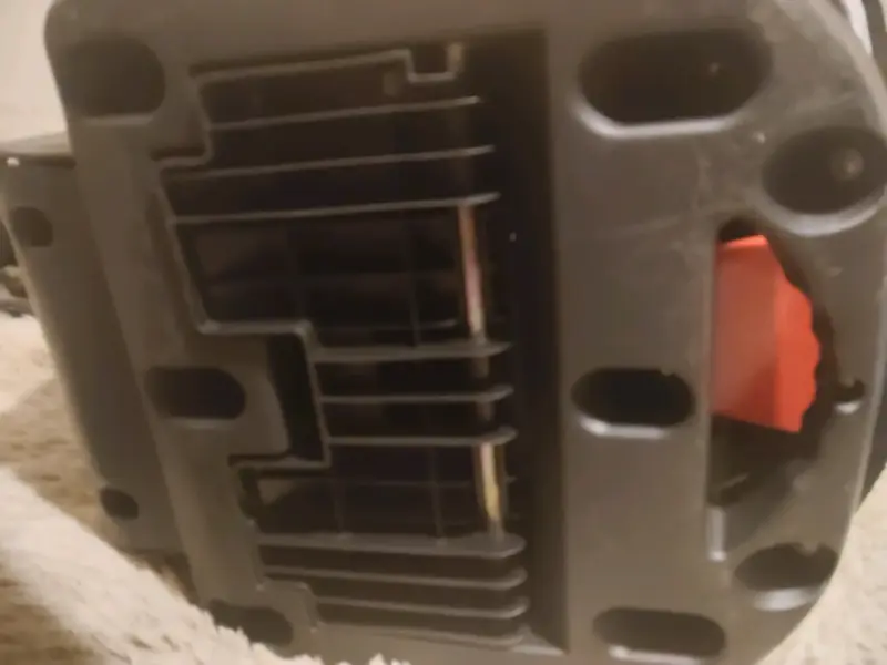 Silla de auto para bebé ajustable y segura - 2
