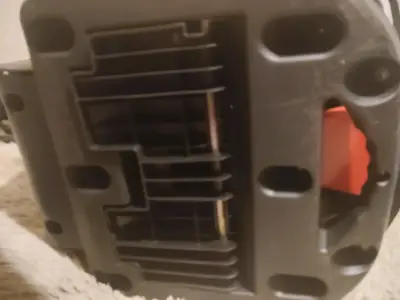 Silla de auto para bebé ajustable y segura - miniatura 2