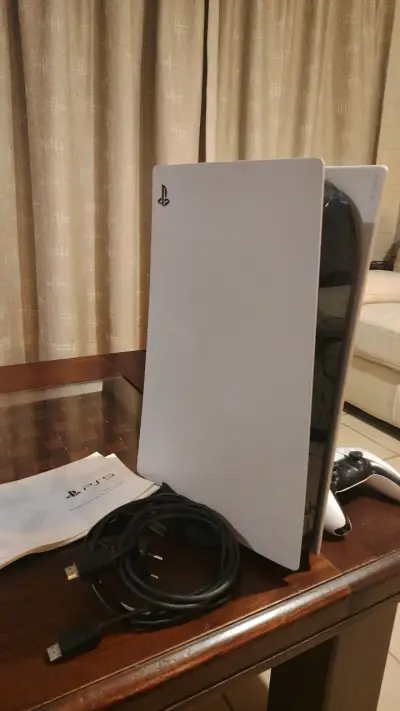 Consola PlayStation 5 con control y cables - miniatura 1
